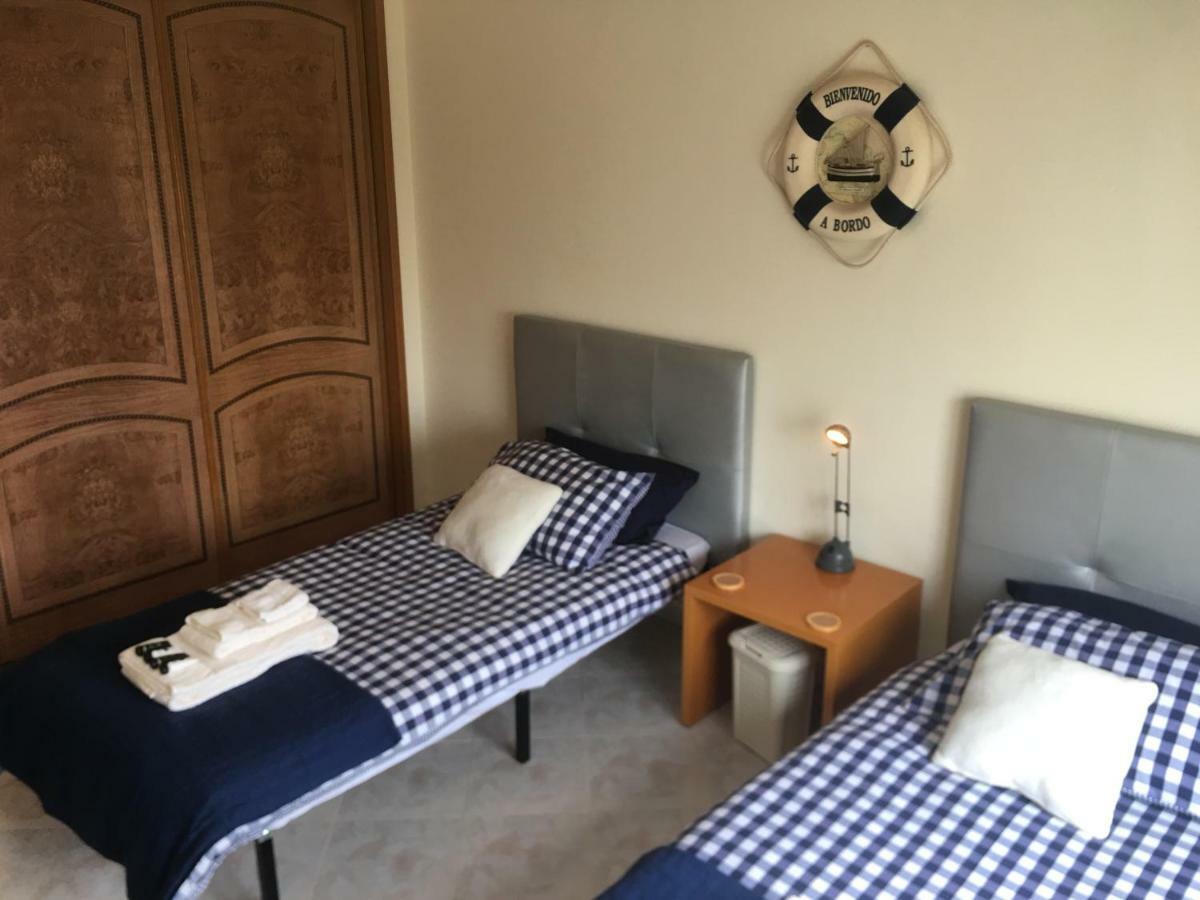 Quiet Apartment Overlooking The Swimming Pool Armacao de Pera Exterior photo