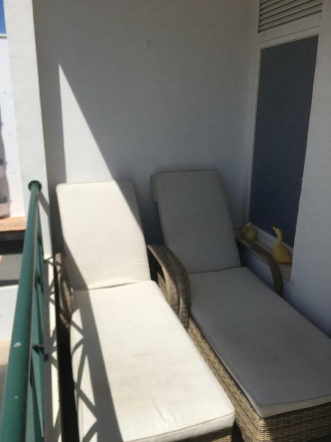Quiet Apartment Overlooking The Swimming Pool Armacao de Pera Exterior photo